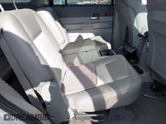 2007 Dodge Durango SLT z VIN 1D8HB48267F501204, wystawiony jako IAAI lot #41497256 z przebiegiem Nie podano mil oraz . Historia ofert i sprzedaży dostępna na DreamBid. Obrazek 8.