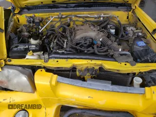 2001 Nissan Frontier SE z VIN 1N6ED27T91C326124, wystawiony jako Copart lot #50929905 z przebiegiem 212 615 mil mil oraz Szkoda całkowita • Salvage title. Historia ofert i sprzedaży dostępna na DreamBid. Obrazek 12.