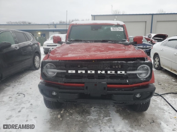 2023 Ford Bronco with VIN 1FMDE5BH3PLB67461, listed as a Copart auction lot 86357644 with 6,613 mi miles and Salvage Title. Bid and sale history available at carsss.com. Image 5.