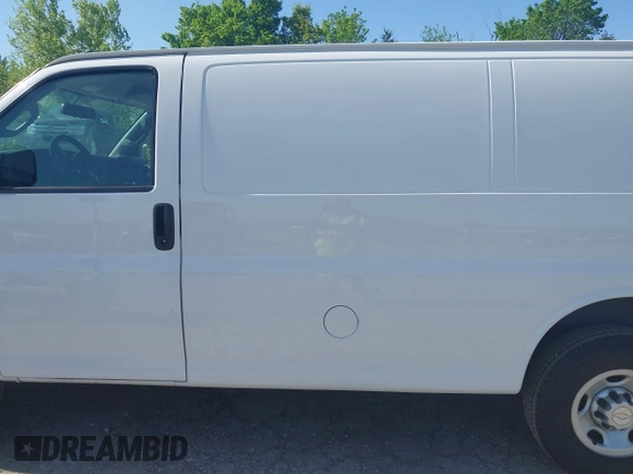 2019 Chevrolet Express Cargo Van with VIN 1GCWGAFP5K1296131, listed as a IAAI auction lot 42082742 with 217,740 mi miles. Bid and sale history available at carsss.com. Image 14.