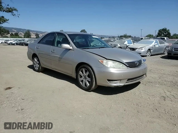 2005 Toyota Camry STD z VIN 4T1BE32K05U396288, wystawiony jako Copart lot #58361185 z przebiegiem 227 110 mil mil oraz Szkoda całkowita • Salvage title. Historia ofert i sprzedaży dostępna na DreamBid. Obrazek 13.