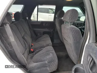 2000 GMC Jimmy Diamond Edition Luxury with VIN 1GKDT13W4Y2277222, listed as a Copart auction lot 51162135 with 158,699 mi miles and Salvage Title. Bid and sale history available at carsss.com. Image 10.
