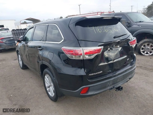 2016 Toyota Highlander LE with VIN 5TDBKRFH7GS272380, listed as a IAAI auction lot 41656516 with 276,471 mi miles. Bid and sale history available at carsss.com. Image 6.