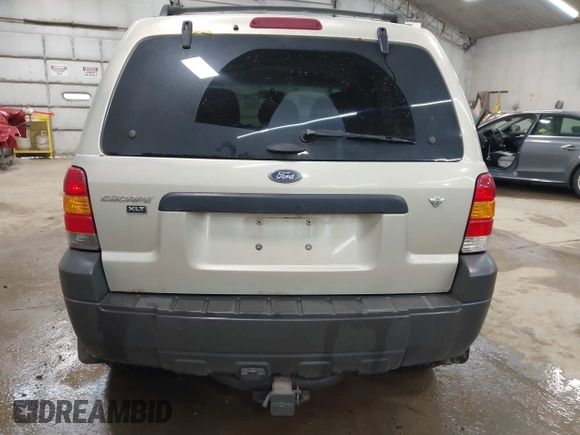 2005 Ford Escape XLT with VIN 1FMYU03115KA29039, listed as a IAAI auction lot 42159988 with 240,047 mi miles and . Bid and sale history available at DreamBid. Image 16.