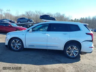 2021 Cadillac XT6 Premium Luxury with VIN 1GYKPDRS9MZ236075, listed as a IAAI auction lot 41632689 with 1 mi miles. Bid and sale history available at carsss.com. Image 13.