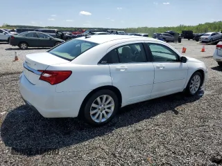 2013 Chrysler 200 Touring with VIN 1C3CCBBB8DN635916, listed as a Copart auction lot 52028325 with 193,600 mi miles and Salvage Title. Bid and sale history available at carsss.com. Image 3.
