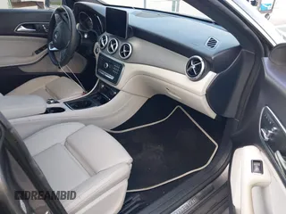 2019 Mercedes-Benz CLA 250 z VIN WDDSJ4EB0KN720613, wystawiony jako IAAI lot #42508467 z przebiegiem 26 941 mil mil oraz . Historia ofert i sprzedaży dostępna na DreamBid. Obrazek 5.