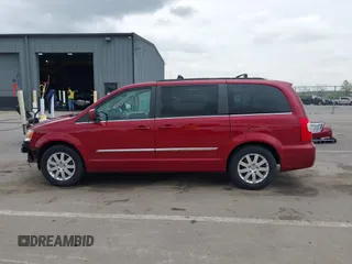 2013 Chrysler Town & Country Touring z VIN 2C4RC1BG2DR777712, wystawiony jako IAAI lot #42114838 z przebiegiem 139 103 mil mil oraz . Historia ofert i sprzedaży dostępna na DreamBid. Obrazek 15.