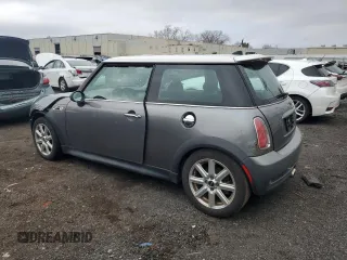 2005 MINI Hardtop S с VIN WMWRE33465TD90908, выставлен на аукционе Copart как лот 50671585 с пробегом Не указан миль и Списание • Salvage title. История ставок и продаж доступна на DreamBid. Изображение 2.