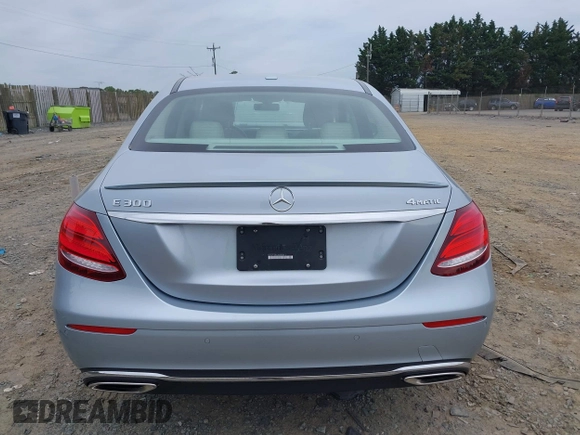 2018 Mercedes-Benz E 300 with VIN WDDZF4KB3JA385504, listed as a IAAI auction lot 42340289 with 15,336 mi miles and . Bid and sale history available at DreamBid. Image 17.