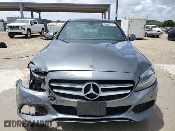 2018 Mercedes-Benz C 300 z VIN WDDWF4KB4JR312095, wystawiony jako Copart lot #60229255 z przebiegiem 105 109 mil mil oraz Szkoda całkowita • Salvage title. Historia ofert i sprzedaży dostępna na DreamBid. Obrazek 5.