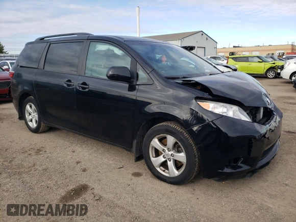 2016 Toyota Sienna LE AAS z VIN 5TDKK3DC7GS712022, wystawiony jako Copart lot #79108114 z przebiegiem 78 235 mil mil oraz Szkoda całkowita • Salvage title. Historia ofert i sprzedaży dostępna na DreamBid. Obrazek 4.