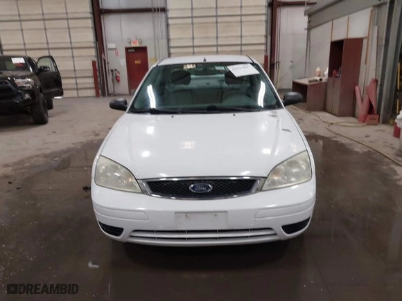 2005 Ford Focus S with VIN 1FAFP34N35W158677, listed as a IAAI auction lot 41911027 with 93,894 mi miles. Bid and sale history available at carsss.com. Image 12.