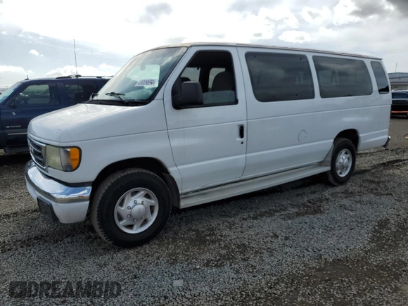 2003 Ford Econoline Passenger XL z VIN 1FBSS31L43HA01742, wystawiony jako Copart lot #48009694 z przebiegiem 150 430 mil mil oraz Szkoda całkowita • Salvage title. Historia ofert i sprzedaży dostępna na DreamBid. Obrazek 1.