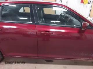 2018 Chrysler 300 S с VIN 2C3CCAGG5JH302401, выставлен на аукционе IAAI как лот 41493239 с пробегом 171 610 миль миль и . История ставок и продаж доступна на DreamBid. Изображение 14.