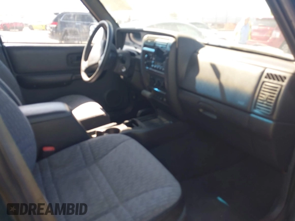 2001 Jeep Cherokee Sport z VIN 1J4FF48S81L513478, wystawiony jako IAAI lot #42245905 z przebiegiem 162 219 mil mil oraz . Historia ofert i sprzedaży dostępna na DreamBid. Obrazek 5.
