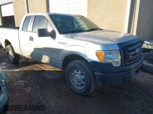2012 Ford F-150 XL with VIN 1FTFX1EF5CFB27353, listed as a IAAI auction lot 41617984 with 219,875 mi miles. Bid and sale history available at carsss.com. Image 1.