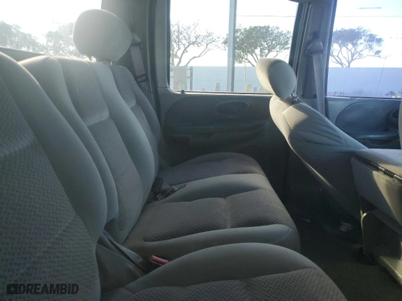 2002 Ford F-150 XLT with VIN 1FTRW07622KD25059, listed as a Copart auction lot 42775905 with 227,545 mi miles and Clean Title. Bid and sale history available at carsss.com. Image 10.