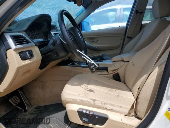 2012 BMW 3 Series 328i с VIN WBA3C1C50CF430403, выставлен на аукционе Copart как лот 56896395 с пробегом Не указан миль и Списание • Salvage title. История ставок и продаж доступна на DreamBid. Изображение 7.