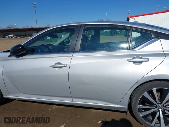 2020 Nissan Altima 2.5 SR with VIN 1N4BL4CV9LC234550, listed as a IAAI auction lot 41895070 with 58,707 mi miles. Bid and sale history available at carsss.com. Image 15.