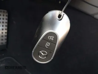 2025 Mercedes-Benz CLE 300 z VIN W1KMJ4HB6SF059099, wystawiony jako IAAI lot #42157426 z przebiegiem 5542 mil mil oraz . Historia ofert i sprzedaży dostępna na DreamBid. Obrazek 11.