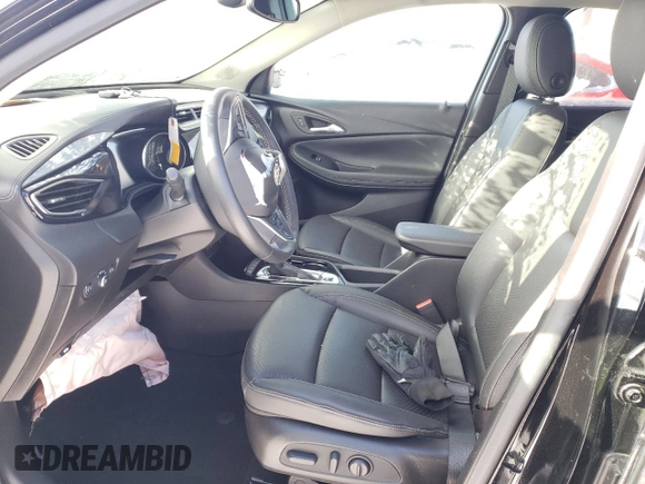 2023 Buick Encore GX Essence z VIN KL4MMGSL1PB102759, wystawiony jako Copart lot #89162915 z przebiegiem 15 799 mil mil oraz Szkoda całkowita • Salvage title. Historia ofert i sprzedaży dostępna na DreamBid. Obrazek 7.