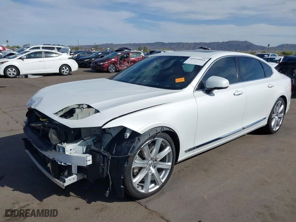 2018 Volvo S90 Inscription with VIN LVY992ML1JP034611, listed as a IAAI auction lot 41924064 with 75,098 mi miles. Bid and sale history available at carsss.com. Image 18.
