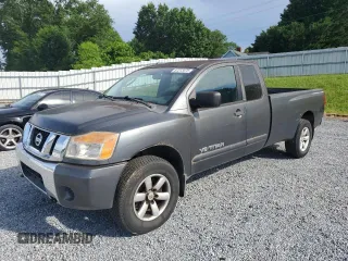 2008 Nissan Titan SE z VIN 1N6AA06FX8N308964, wystawiony jako Copart lot #57213475 z przebiegiem 191 326 mil mil oraz Czysty tytuł • Clean title. Historia ofert i sprzedaży dostępna na DreamBid. Obrazek 1.