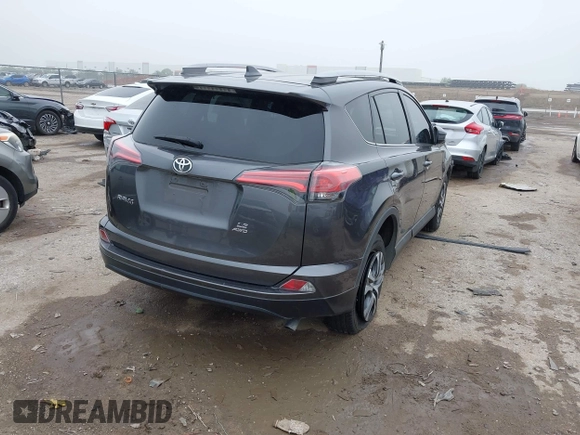 2017 Toyota RAV4 LE z VIN 2T3BFREV8HW667907, wystawiony jako IAAI lot #42130136 z przebiegiem 129 831 mil mil oraz . Historia ofert i sprzedaży dostępna na DreamBid. Obrazek 4.