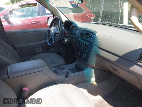 2002 Ford Explorer XLS with VIN 1FMZU62E92UA29933, listed as a IAAI auction lot 42450569 with 97,952 mi miles and . Bid and sale history available at DreamBid. Image 5.