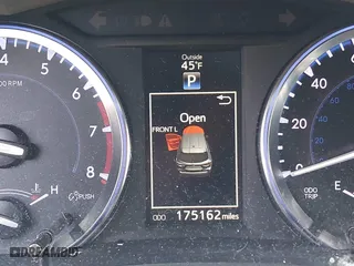 2014 Toyota Highlander XLE with VIN 5TDKKRFH9ES031689, listed as a IAAI auction lot 41614992 with 175,162 mi miles. Bid and sale history available at carsss.com. Image 15.