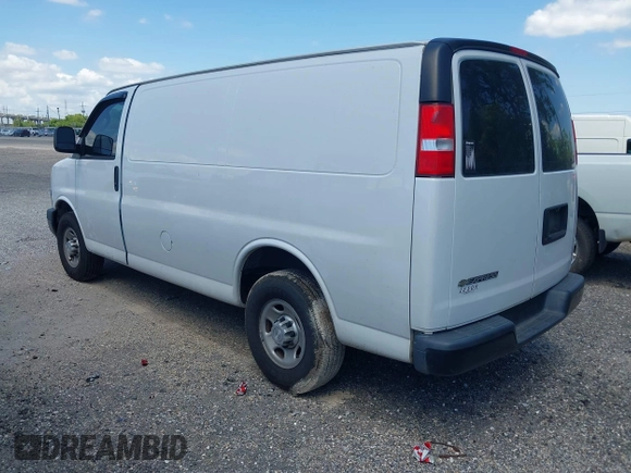 2019 Chevrolet Express Cargo with VIN 1GCWGAFG8K1365250, listed as a IAAI auction lot 42107432 with 192,055 mi miles. Bid and sale history available at carsss.com. Image 3.