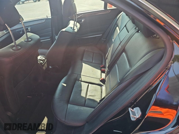 2015 Mercedes-Benz E 350 Luxury with VIN WDDHF8JB1FB093744, listed as a Copart auction lot 61696595 with 234,699 mi miles and Clean title. Bid and sale history available at DreamBid. Image 6.