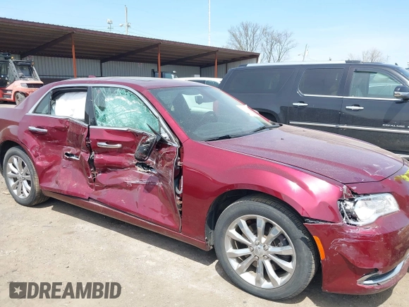 2019 Chrysler 300 Limited with VIN 2C3CCAKG3KH586622, listed as a IAAI auction lot 42050999 with 63,861 mi miles. Bid and sale history available at carsss.com. Image 6.