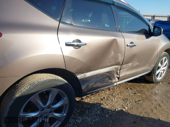 2014 Nissan Murano SL z VIN JN8AZ1MW1EW526175, wystawiony jako IAAI lot #41660535 z przebiegiem 111 621 mil mil oraz . Historia ofert i sprzedaży dostępna na DreamBid. Obrazek 6.