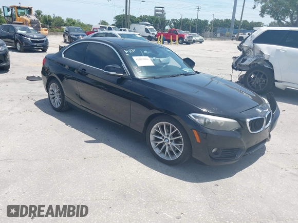 2015 BMW 2 Series 228i z VIN WBA1F5C57FV256426, wystawiony jako IAAI lot #42083806 z przebiegiem 145 969 mil mil oraz . Historia ofert i sprzedaży dostępna na DreamBid. Obrazek 1.
