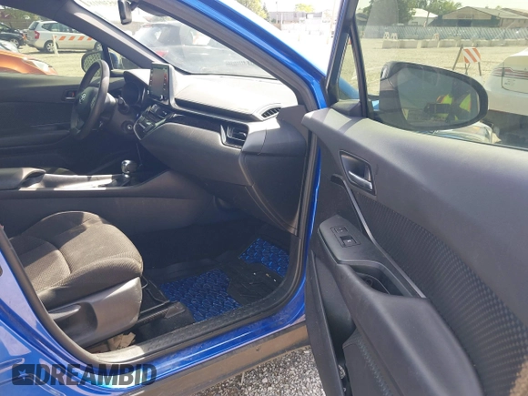 2019 Toyota C-HR XLE with VIN JTNKHMBX7K1015798, listed as a IAAI auction lot 39530918 with 77,958 mi miles. Bid and sale history available at carsss.com. Image 5.