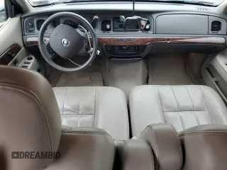 2010 Mercury Grand Marquis LS z VIN 2MEBM7FV2AX606751, wystawiony jako Copart lot #52798295 z przebiegiem 100 616 mil mil oraz Szkody całkowita. Historia ofert i sprzedaży dostępna na DreamBid. Obrazek 8.