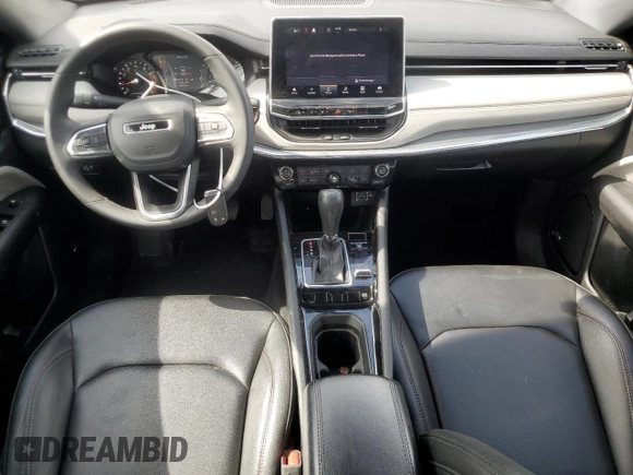 2023 Jeep Compass (RED) Edition z VIN 3C4NJDCN8PT572187, wystawiony jako Copart lot #56355855 z przebiegiem 38 506 mil mil oraz Nie do naprawy • Non repairable. Historia ofert i sprzedaży dostępna na DreamBid. Obrazek 8.