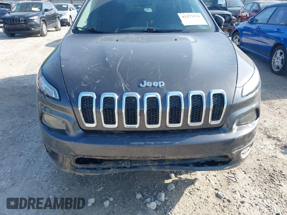 2017 Jeep Cherokee Latitude z VIN 1C4PJMCB7HW501797, wystawiony jako IAAI lot #42277579 z przebiegiem 107 639 mil mil oraz . Historia ofert i sprzedaży dostępna na DreamBid. Obrazek 6.