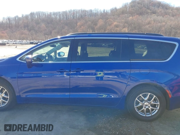 2021 Chrysler Pacifica Touring with VIN 2C4RC1FG5MR511546, listed as a IAAI auction lot 41882085 with 85,635 mi miles and . Bid and sale history available at DreamBid. Image 15.