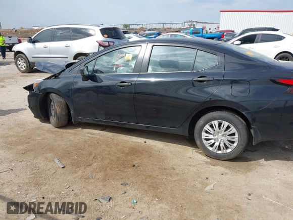 2020 Nissan Versa S z VIN 3N1CN8DV7LL891451, wystawiony jako IAAI lot #41871961 z przebiegiem Nie podano mil oraz . Historia ofert i sprzedaży dostępna na DreamBid. Obrazek 13.