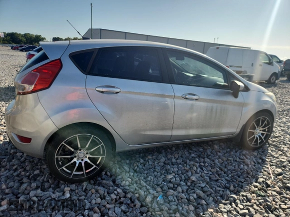 2015 Ford Fiesta S z VIN 3FADP4TJ4FM107573, wystawiony jako Copart lot #62332395 z przebiegiem Nie podano mil oraz Czysty tytuł • Clean title. Historia ofert i sprzedaży dostępna na DreamBid. Obrazek 3.