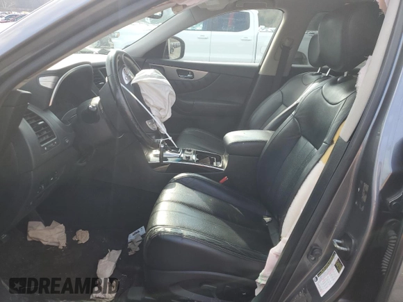 2017 Infiniti QX70 z VIN JN8CS1MW5HM414377, wystawiony jako Copart lot #46922715 z przebiegiem 156 915 mil mil oraz Szkoda całkowita • Salvage title. Historia ofert i sprzedaży dostępna na DreamBid. Obrazek 7.