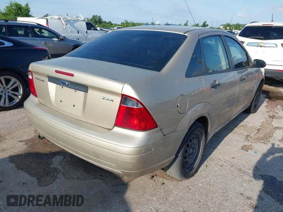 2006 Ford Focus S z VIN 1FAFP34N86W233472, wystawiony jako IAAI lot #42154557 z przebiegiem 150 143 mil mil oraz . Historia ofert i sprzedaży dostępna na DreamBid. Obrazek 4.