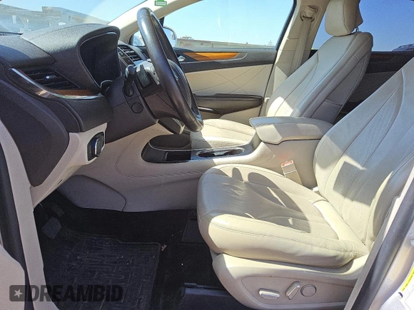 2017 Lincoln MKC Select with VIN 5LMTJ2DH7HUL41110, listed as a Copart auction lot 61003125 with 87,150 mi miles and Clean title. Bid and sale history available at DreamBid. Image 5.