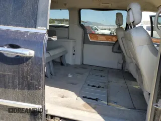 2010 Chrysler Town & Country Limited z VIN 2A4RR7DX9AR376324, wystawiony jako Copart lot #50085025 z przebiegiem 114 383 mil mil oraz Czysty tytuł • Clean title. Historia ofert i sprzedaży dostępna na DreamBid. Obrazek 11.