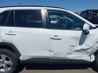 2021 Toyota RAV4 XLE with VIN 2T3P1RFV5MC152149, listed as a IAAI auction lot 42588310 with 41,075 mi miles and . Bid and sale history available at DreamBid. Image 13.