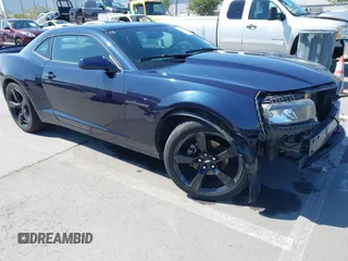 2015 Chevrolet Camaro LS z VIN 2G1FB1E34F9178384, wystawiony jako IAAI lot #42117787 z przebiegiem 112 598 mil mil oraz . Historia ofert i sprzedaży dostępna na DreamBid. Obrazek 1.