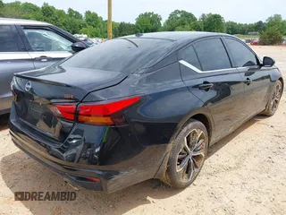 2024 Nissan Altima SR z VIN 1N4BL4CV4RN323262, wystawiony jako IAAI lot #42323966 z przebiegiem 25 124 mil mil oraz . Historia ofert i sprzedaży dostępna na DreamBid. Obrazek 4.